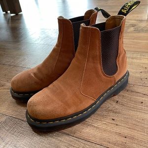 Dr Marten Chelsea boot